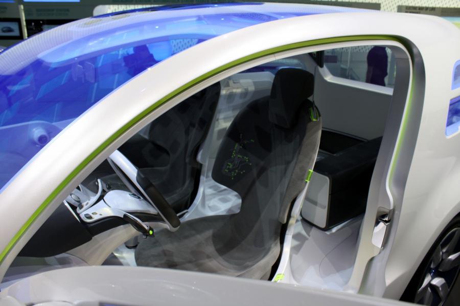  Renault Kangoo Z.E. Concept 2009 года  (фото 15 из 37)